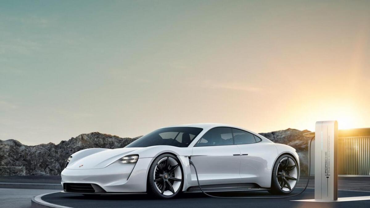 Neste år kjem Porsche med sin første elbil, og den skal heite Taycan.