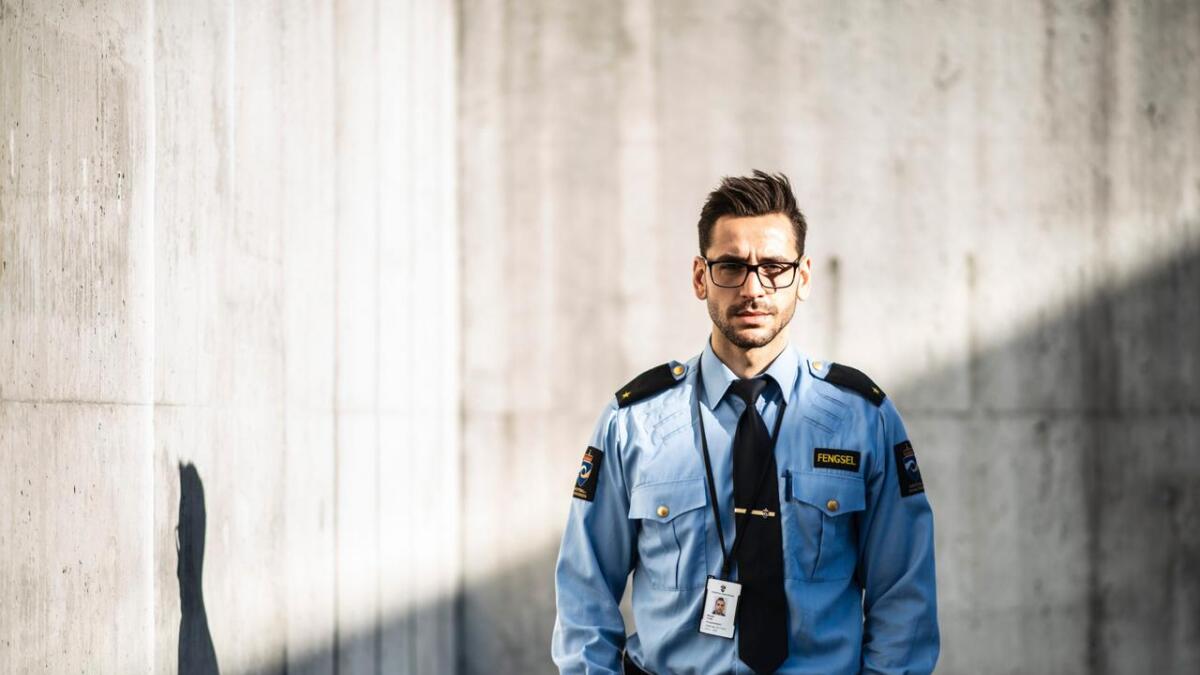 Besjan Lokaj er fengselsbetjent i Ringerike fengsel.