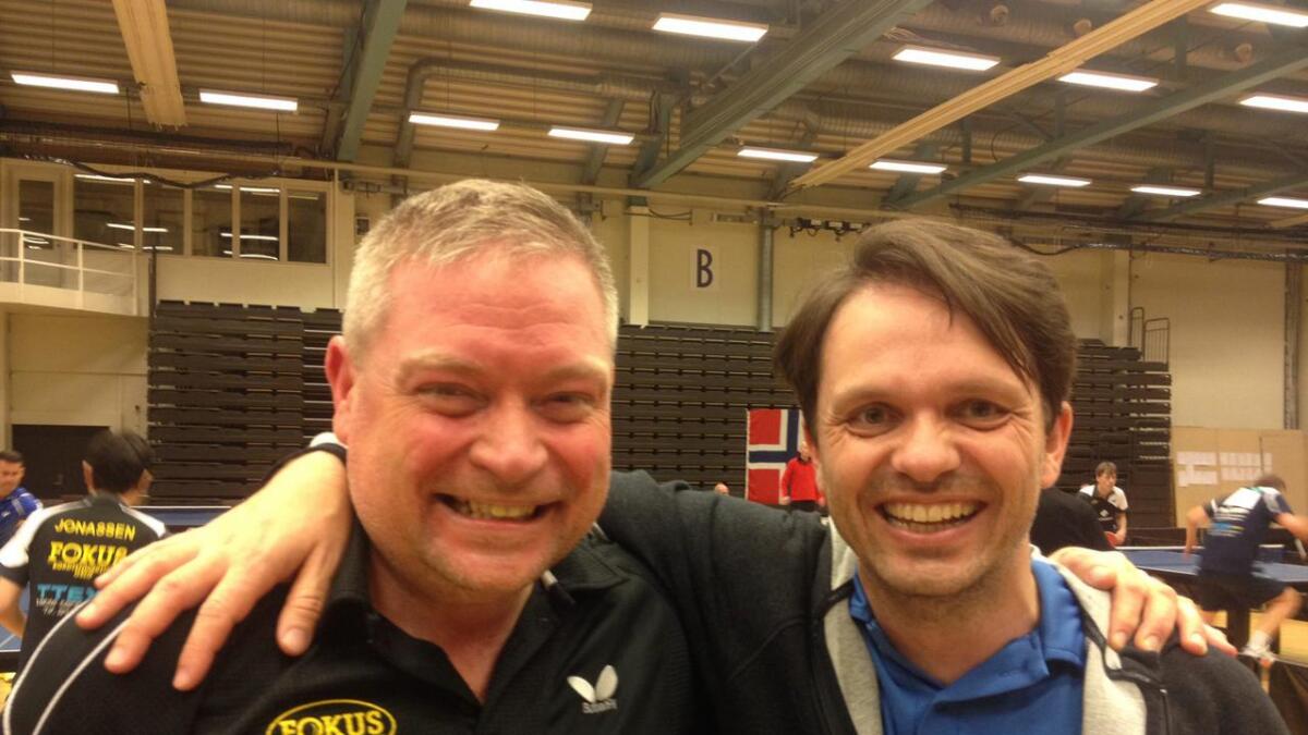 Dei to tidlegare lagkameratane Bjarte Sverresvold og Lars Morten Olsen møttest i semifinalen i veteran-NM i bordtennis.
