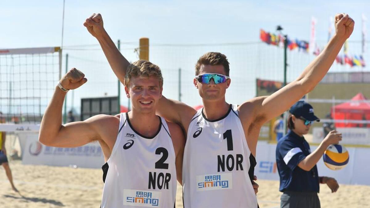 Anders Mol og Christian Sørum greidde å forsvara EM-gullet frå Nederland i fjor. Denne gongen vann sandvolleyballduoen 2–0 i EM-finalen mot russiske Konstantin Semenov og Ilja Lesjukov.
