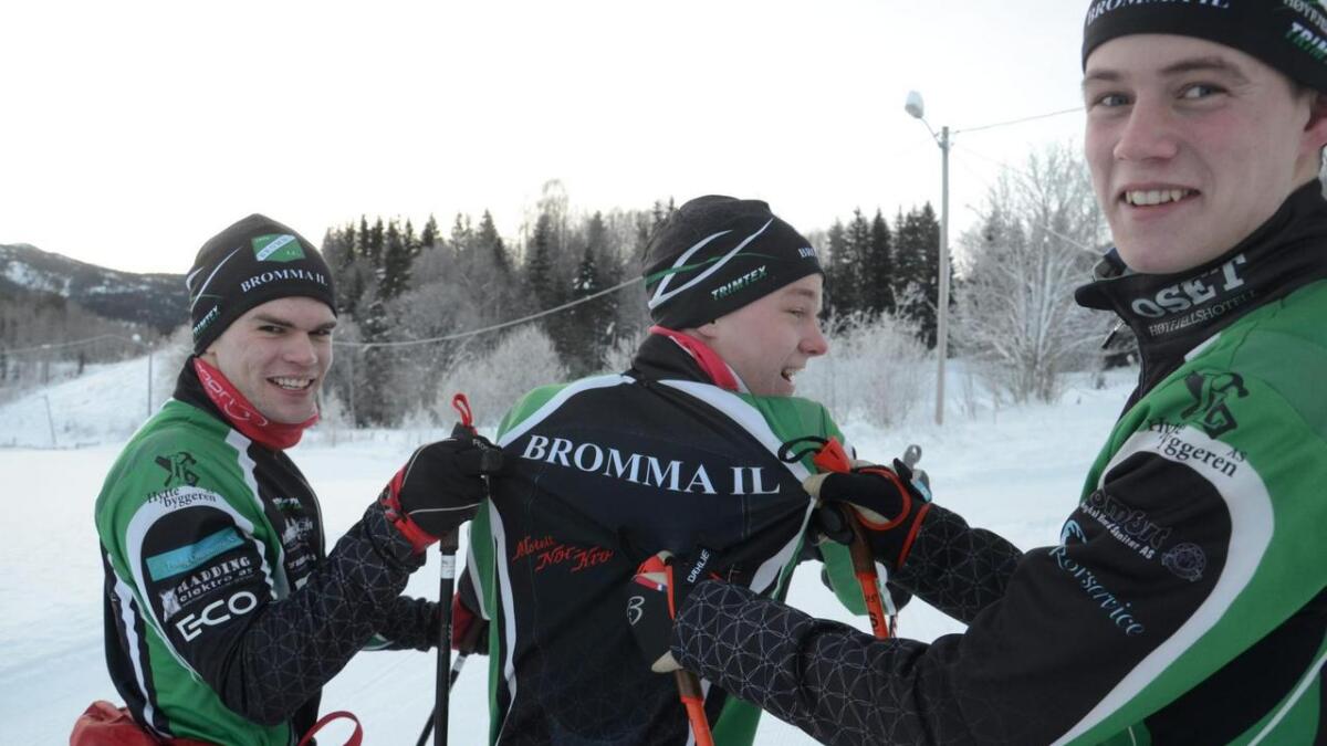 Bjørnar Stensrud Tyribakken (t.v.), Kristian Mikkelsplass og Kristen Mikkelsplass fører stafettarven vidare for Bromma. Sundag går dei NM-stafetten for første gong.