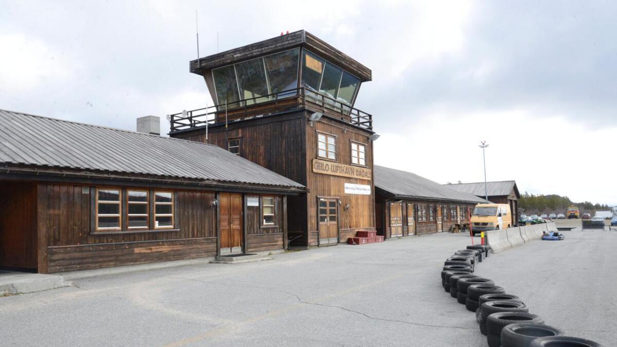Kommunestyret i Hol utsette salet av Dagali flyplass. Eigarkommunen vil ha på plass meir dokumentasjon.