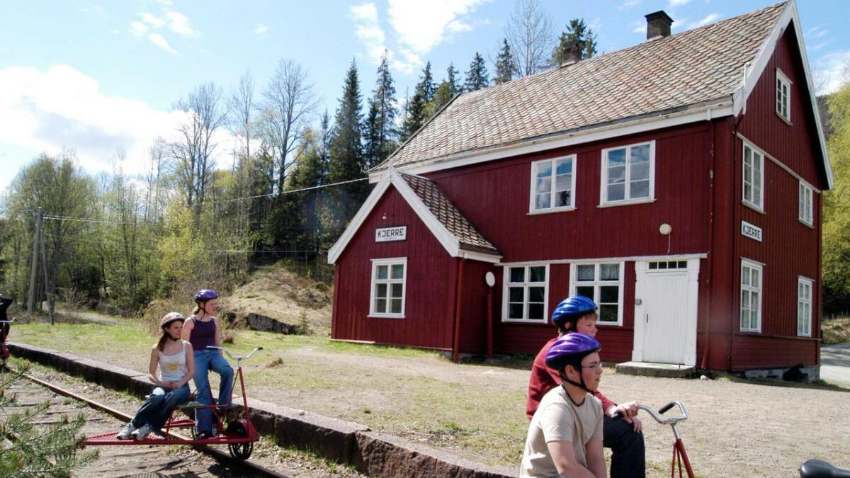Ved Veggli Vertshus i Rollag kan ein leige dresinar og sykle til Rødberg i Nore og Uvdal. Numedalsbanen har i tillegg fått Olavsrosa, som er eit av Norges fremste kvalitetsmerke for opplevingar basert på kulturarven. Arkivfoto