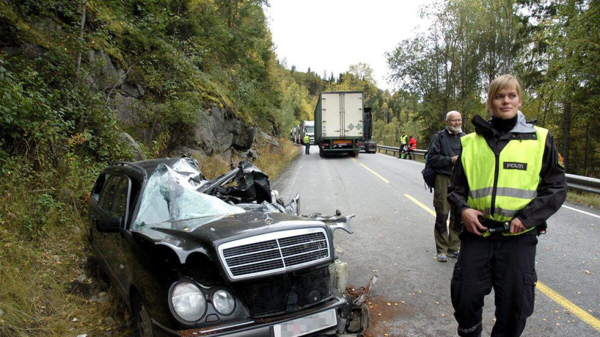 Kvinna som køyrde bilen vart hardt skadd i ulykka der ein trailer mista hengaren ved Spildra i Gol i september 2012. (Arkiv