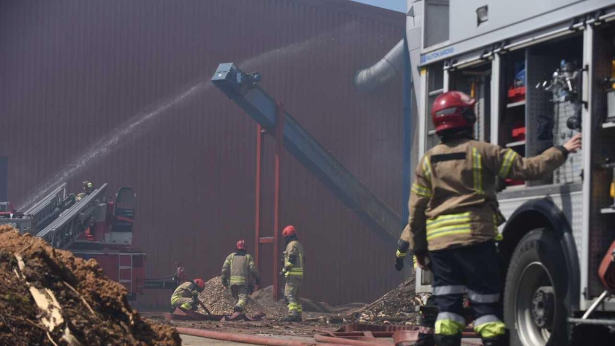 Det brenn hjå pelletsfabrikken i Kleivi.