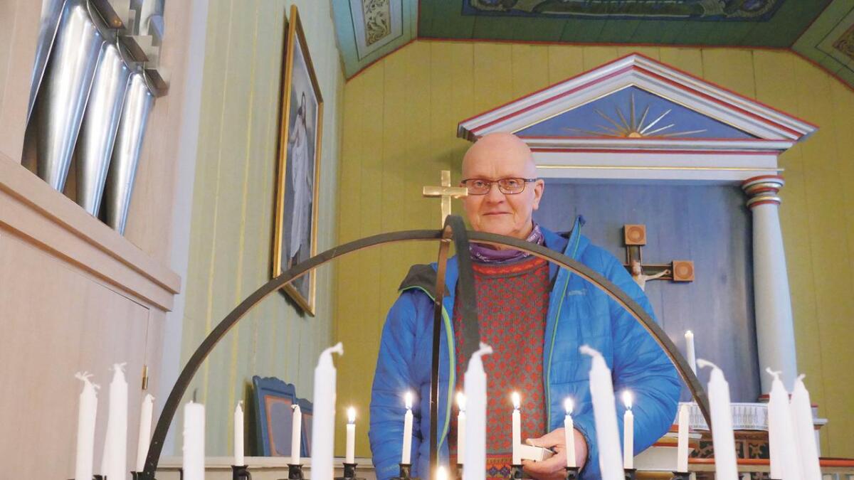 – Eg tenner seks ljos for å markere eit håp om betre samarbeid mellom dei seks kommunane i Vest-Telemark, seier prostidiakon Eilev Erikstein.