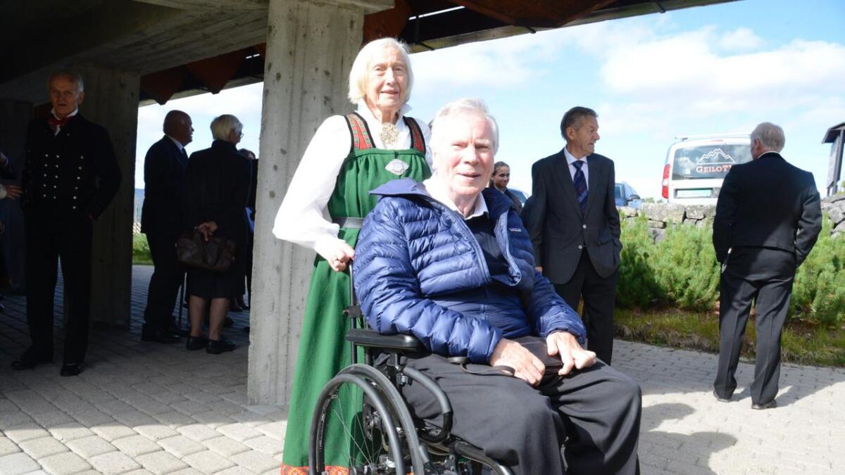 Kjell og Bia Christoffersen gifta seg 5. juli 1969 som dei aller første i kyrkja i Skurdalen.