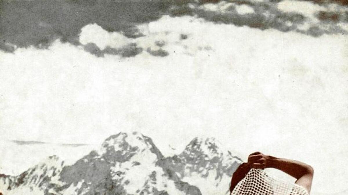 I 1953 var brynja med då Sir Edmund Hillary og Tenzing Norgay tok seg opp Mount Everest.