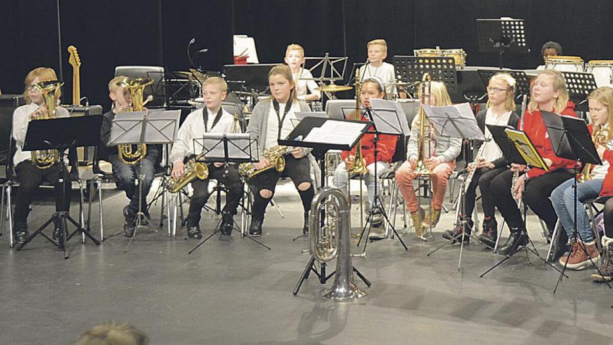 Dei yngste musikantane frå korpsa i Flatdal, Seljord og Kviteseid opna konserten med fem låtar.
