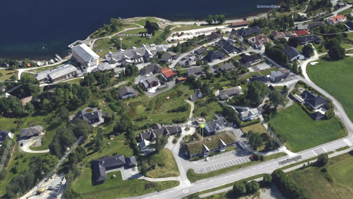ByBo ønskjer å byggja bustader på tomta der Bjørnefjorden Gjestetun ligg, og Os kommune vil i same slengen sjå på heile området.