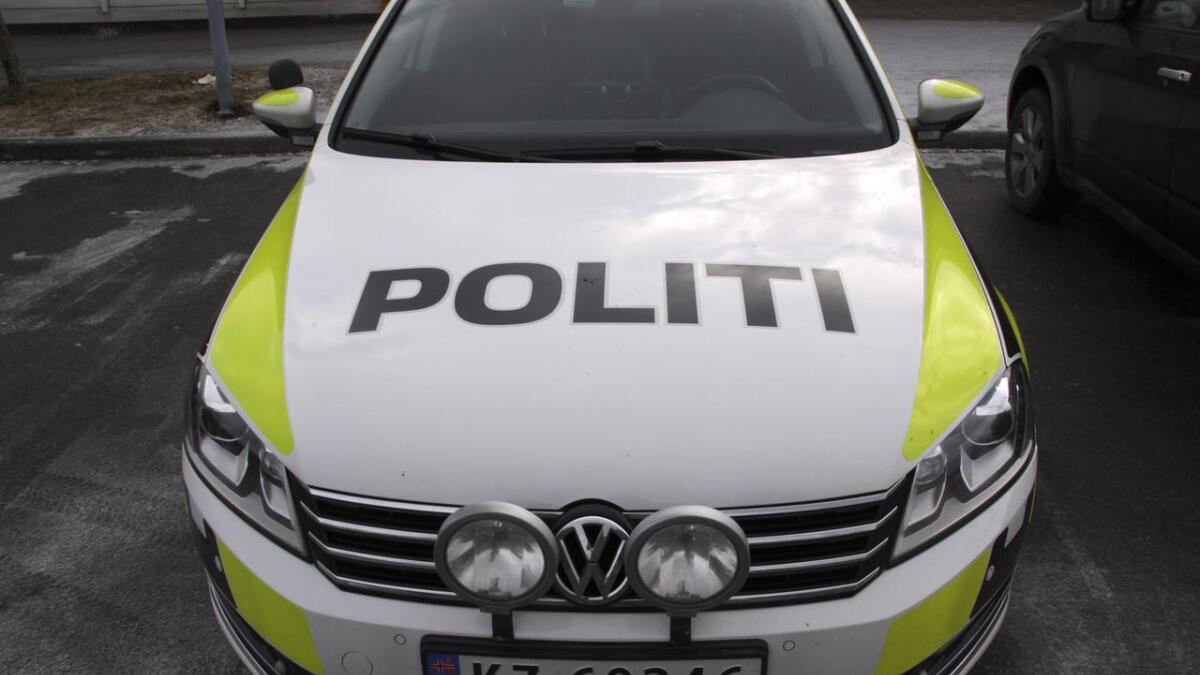 Politiet ønskjer å koma i kontakt med føraren av ein grå varebil, etter ein påkøyrsel i krysset mellom Borgavegen og Hjellevegen måndag.