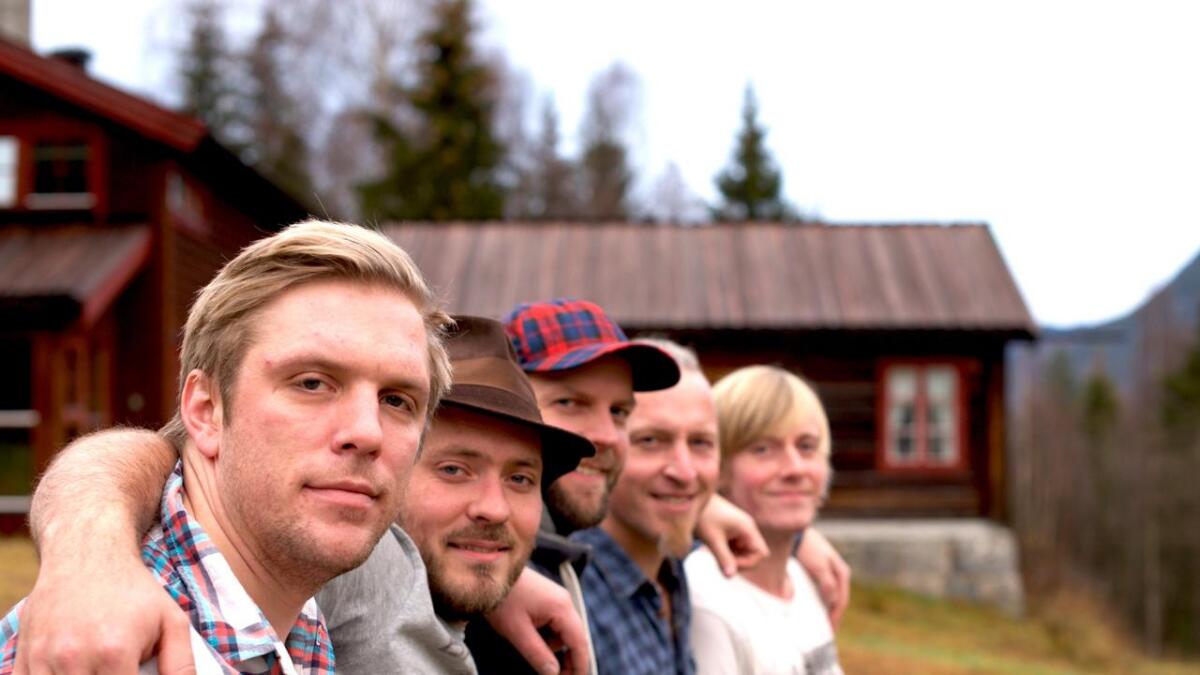 Telemarksbandet Ni liv syter for musikken på «Etterspretten» i Hallingdal Feriepark i Ål laurdag.