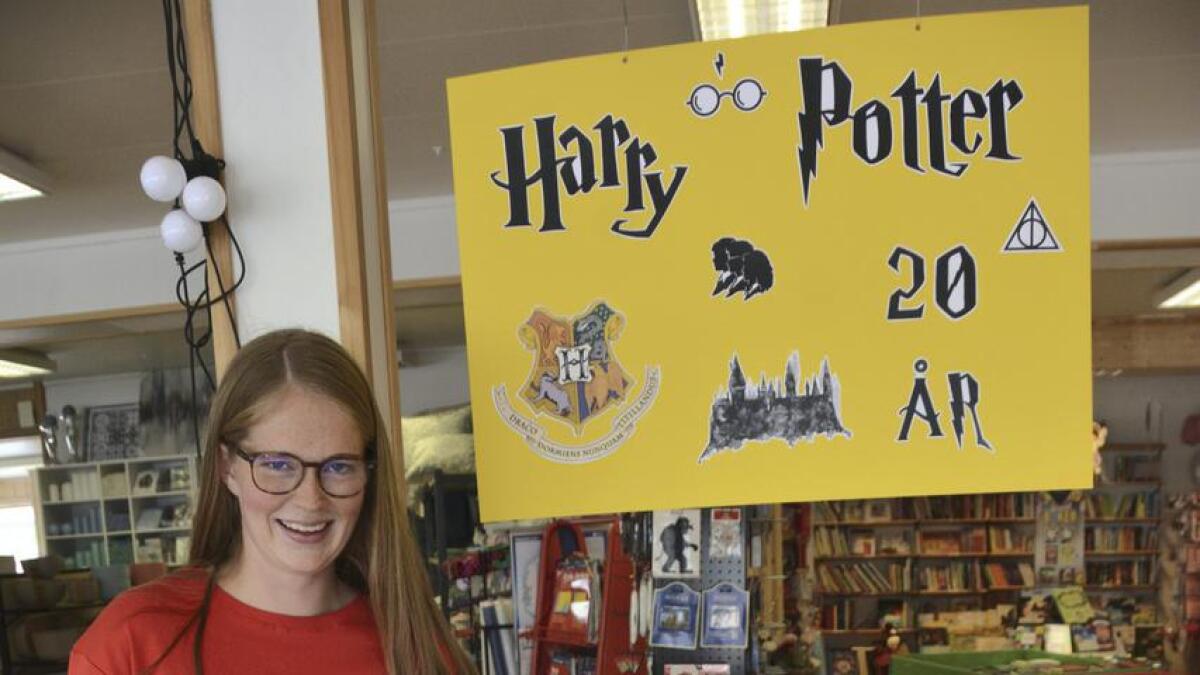 Ida Marie Myklebust feirar bursdagen til trollmannen Harry Potter med sopelime og sjølvlaga tryllestav.