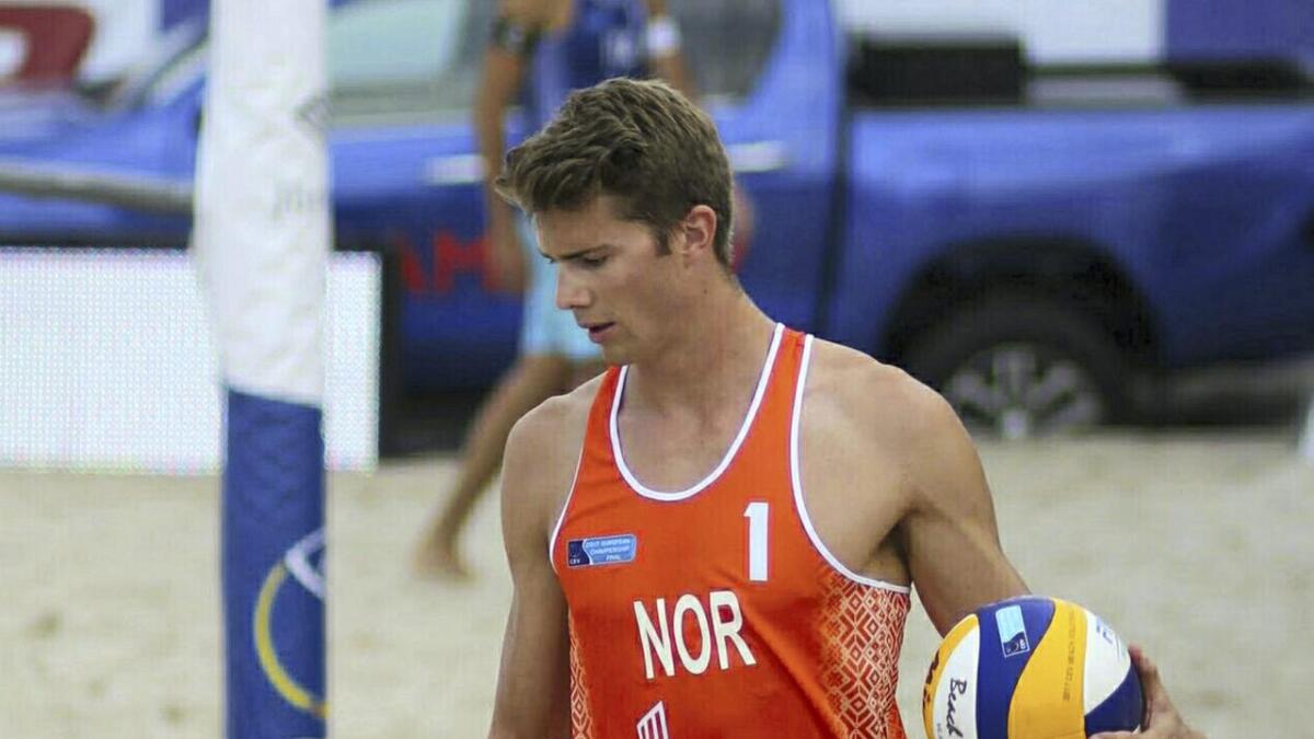 Anders Mol er kåra til årets talent i internasjonal sandvolleyball. (Privat foto)