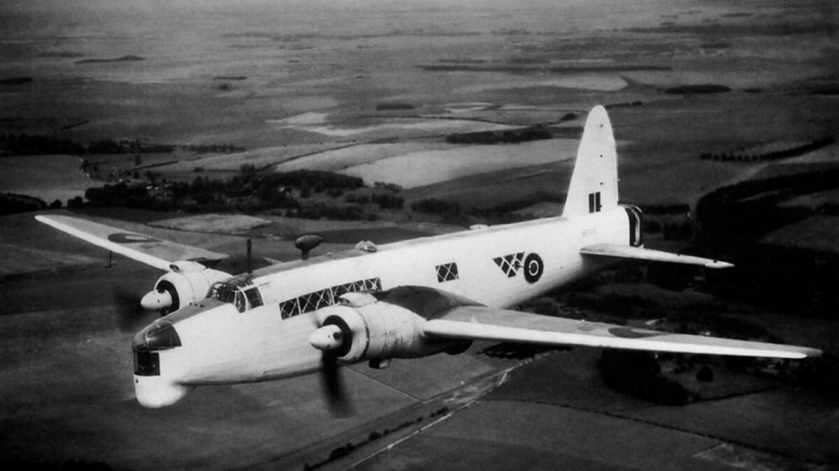 Flyet som styrta på Haugland var ein Vickers-Armstrong Wellington GR Mk XIV. Bombeflyet var stasjonert ved RAF Coastal Command sin base på Wick på nordkysten av Skottland.