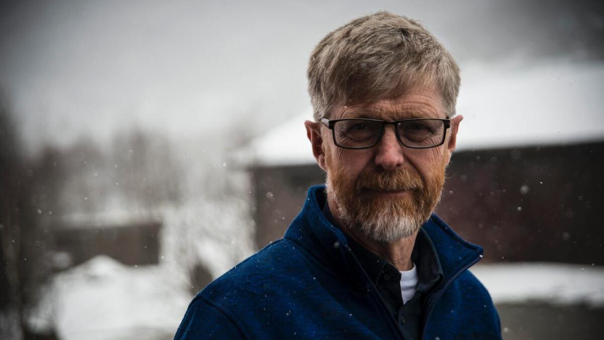 CWD-koordinator og leiar i Nordfjella villreinnemnd, Lars Nesse, er overraska over at det vart funne smitte i lymfekjertlane på ein reinskalv.