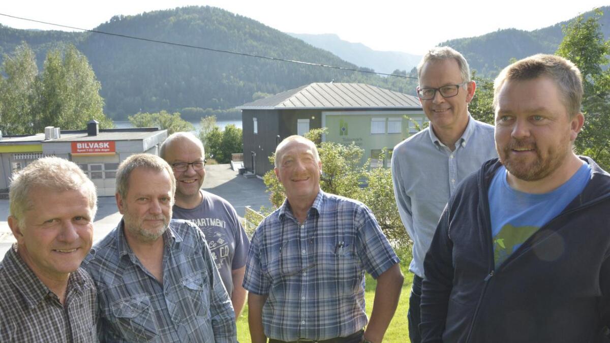 Tarjei Gjelstad (Ap) (f.v.), Hartwig John (V), Tarjei Draugedal (KrF), Halvor Nyland (H), Egil Jøsendal (MDG) og Bjørn Nordskog (Sp).