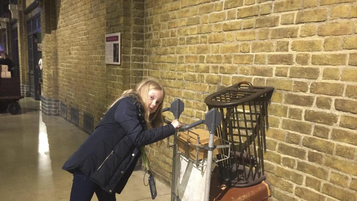 Som alle Potter-fans veit,  gjeld det å koma seg gjennom veggen til riktig togperrong.