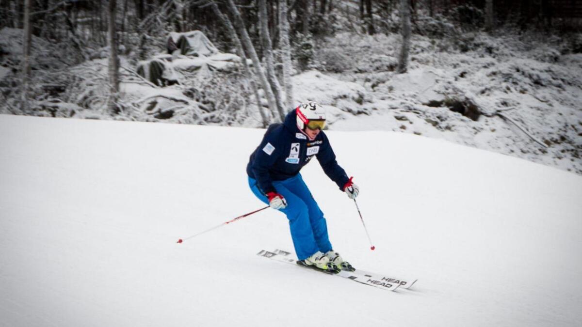 Maria Tviberg trenar i skianlegget på Geilo for fyrste gong etter kneskaden for eitt år sidan.