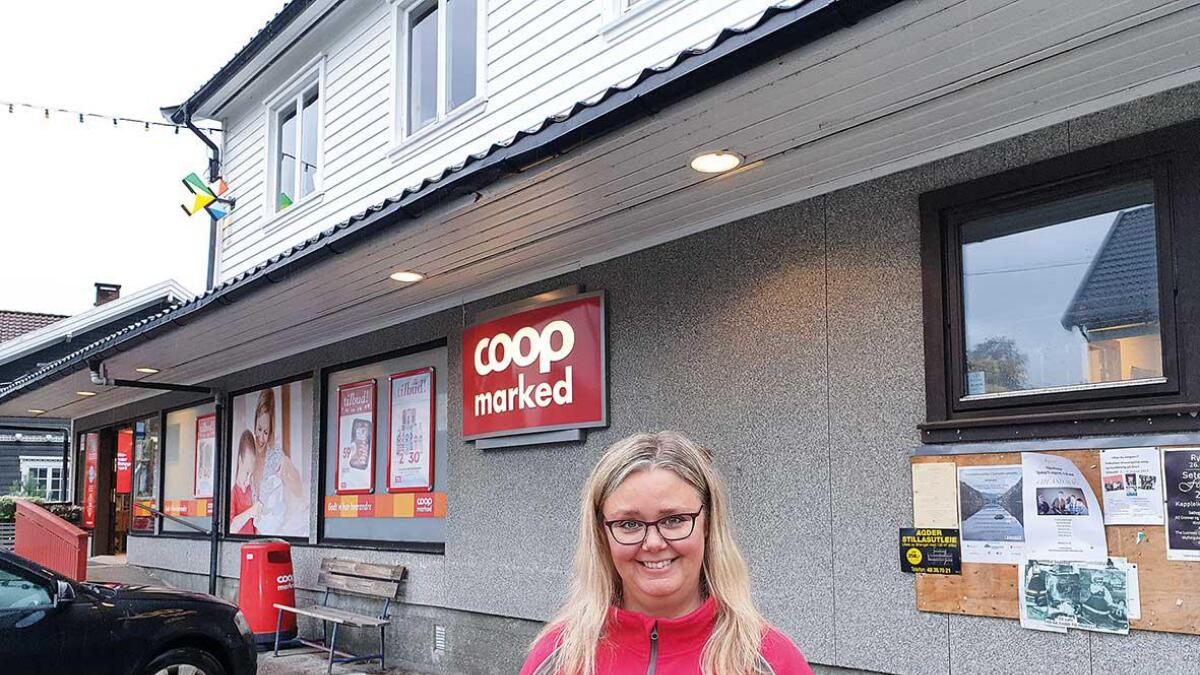 Marit Kjetså i Coop marked Byglandsfjord gler seg over gode resultat, men merkar handelslekkasje til Evje. Butikken vart rusta opp for eit par millionar i 2017, noko som har gjeve både fastbuande og tilreisande ein ljosare og meir praktisk butikk å handle i.