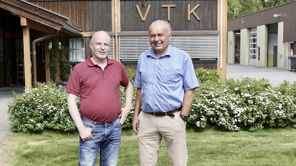 Styreleiar Erik Skjervagen (t.v.) og administrerande direktør i VTK, Ketil Kvaale seier selskapet kan måtte gje frå seg konsesjonen gratis, om andre utbyggarar overtar. 	 Arkiv