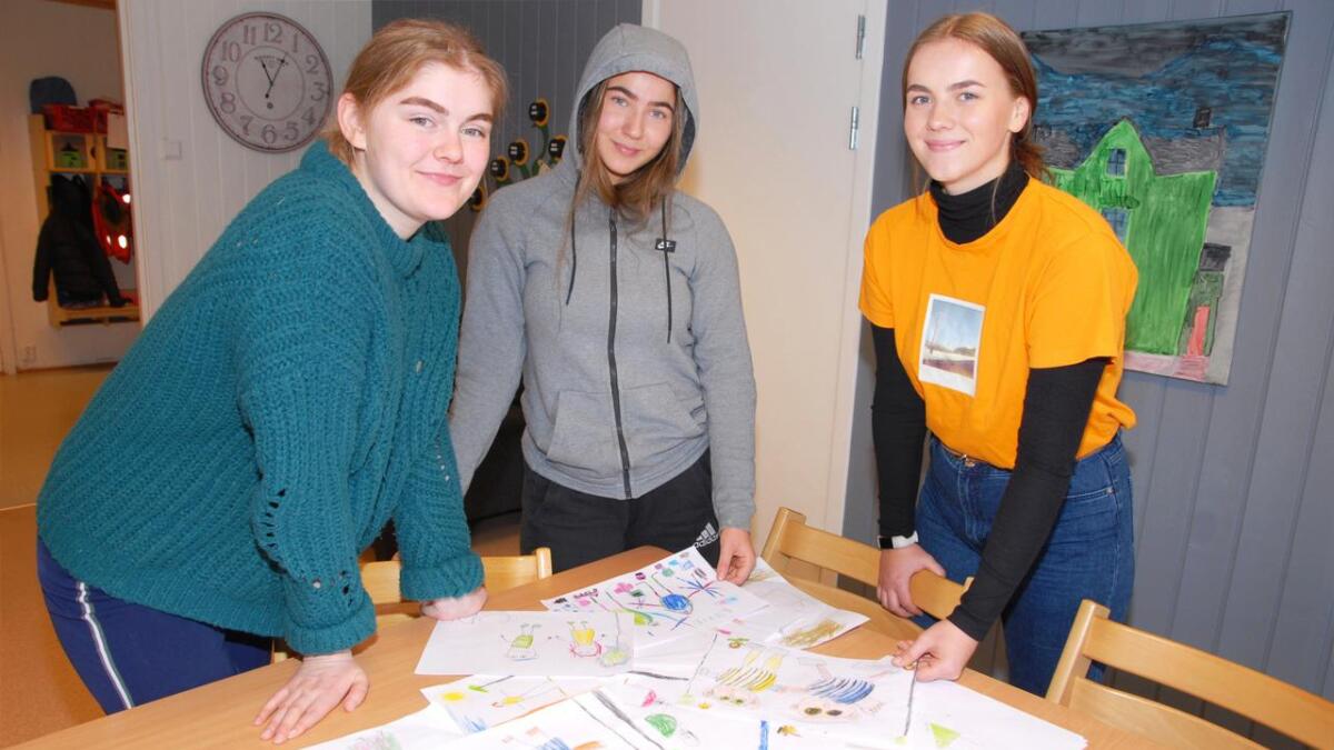 Kristin Furfjord, Andrea Woie og Mina Løkken fikk inn mange tegninger som idé til karakterene Mille og Mikkel da de besøkte Vestmarka barnehage.
