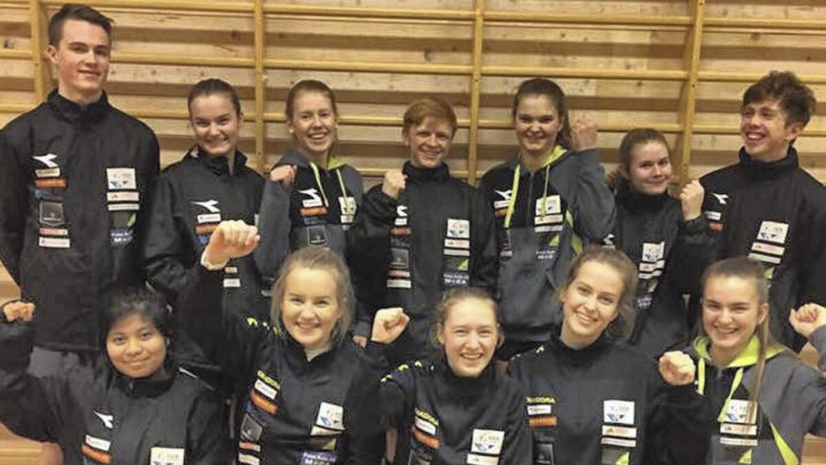 Dei tre gutane og ti jentene som tek del i volleyballprosjektet på Fusa vgs skal tevla i NM i Kristiansand i slutten av januar.