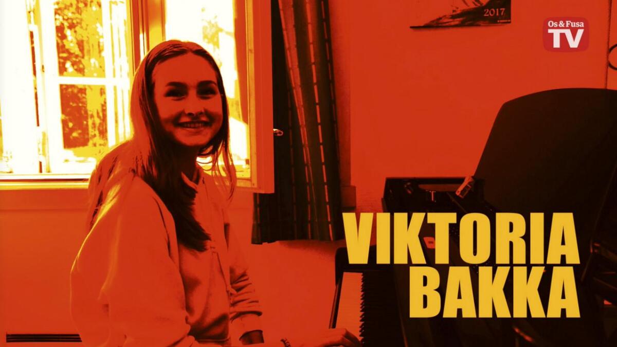 Victoria Bakka (15) er ein av seks finalistar i Os&FusaTV si store ungdomssatsing denne hausten. Bli betre kjend med den talentfulle songaren i TV-reportasjen.