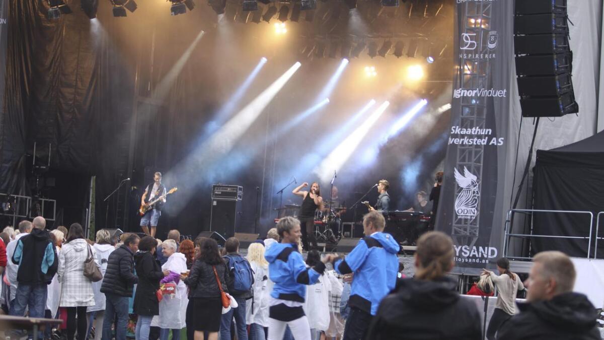 Eirik Søfteland seier at det å opna Osfest 2014 og det å avslutta årets festival, var to heilt ulike opplevingar.
