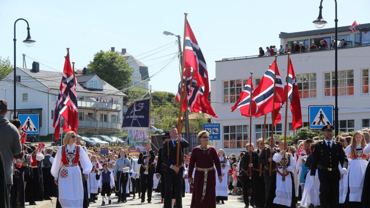 Vêret var perfekt då nasjonaldagen vart markert på Osøyro i dag.