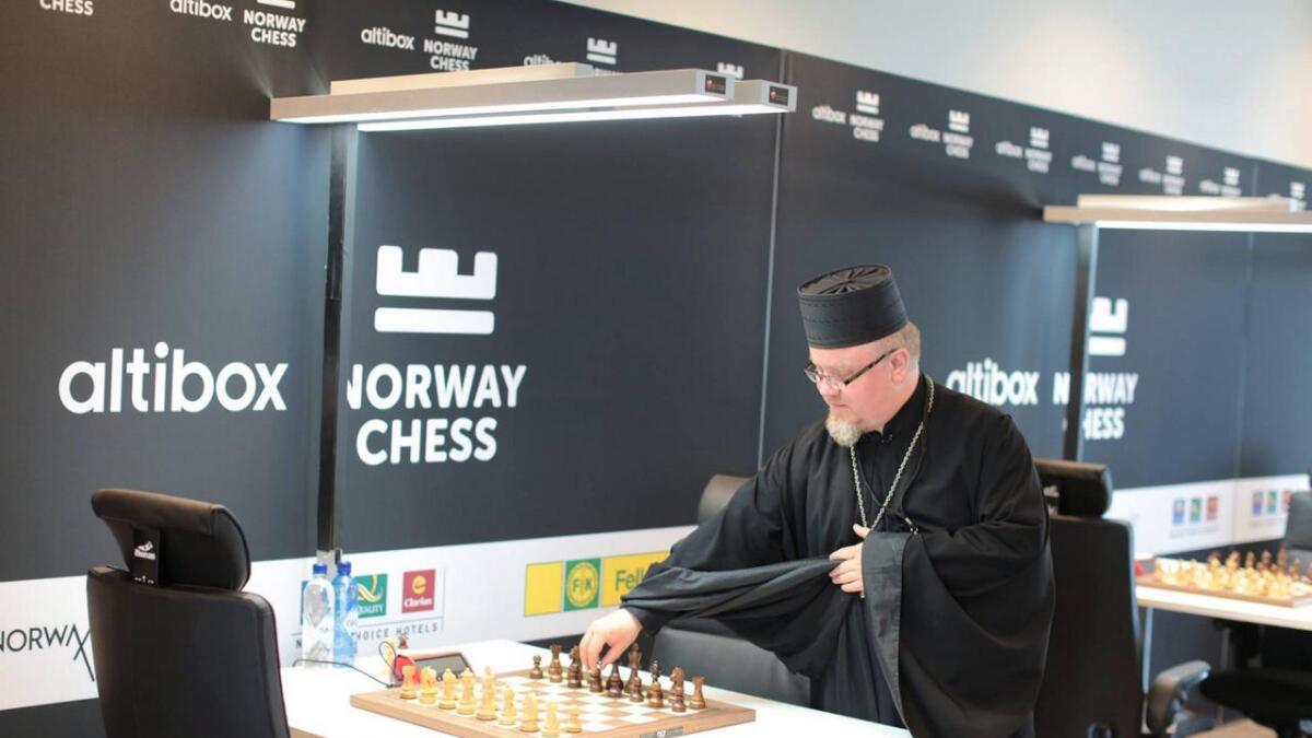 Prest, sjakkspelar og osing Dmytro Ostanin dekkjer eventet Norway Chess i Stavanger for den lokale sjakklubben og for Chess-News.