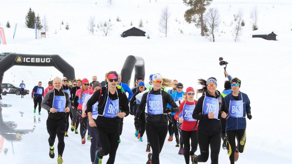 Kring seksti deltakarar sprang Frozen Lake Marathon på Tisleifjorden.