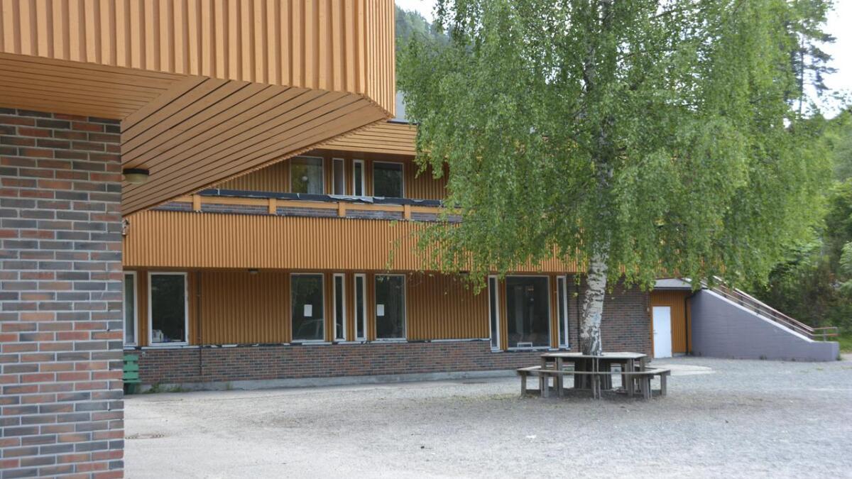 Når skulen i Kviteseid er stengt er skulefritidsordninga (SFO) også stengt. Kommunen er den einaste i Vest-Telemark som ikkje har eit tilbod om SFO i nokon av skuleferiane.