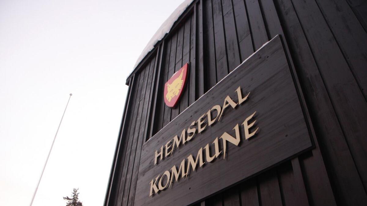 Statsadvokaten har bestemt at politiet skal ta opp att granskinga av den såkalla gjengjeldingssaka i Hemsedal kommune.