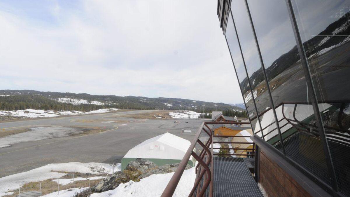 Dersom statsstøtta til rutefly mellom Fagernes og Oslo uteblir, vil tårnet på Leirin bli mørklagt og ingen vil kunne ta ned charterfly frå utlandet.