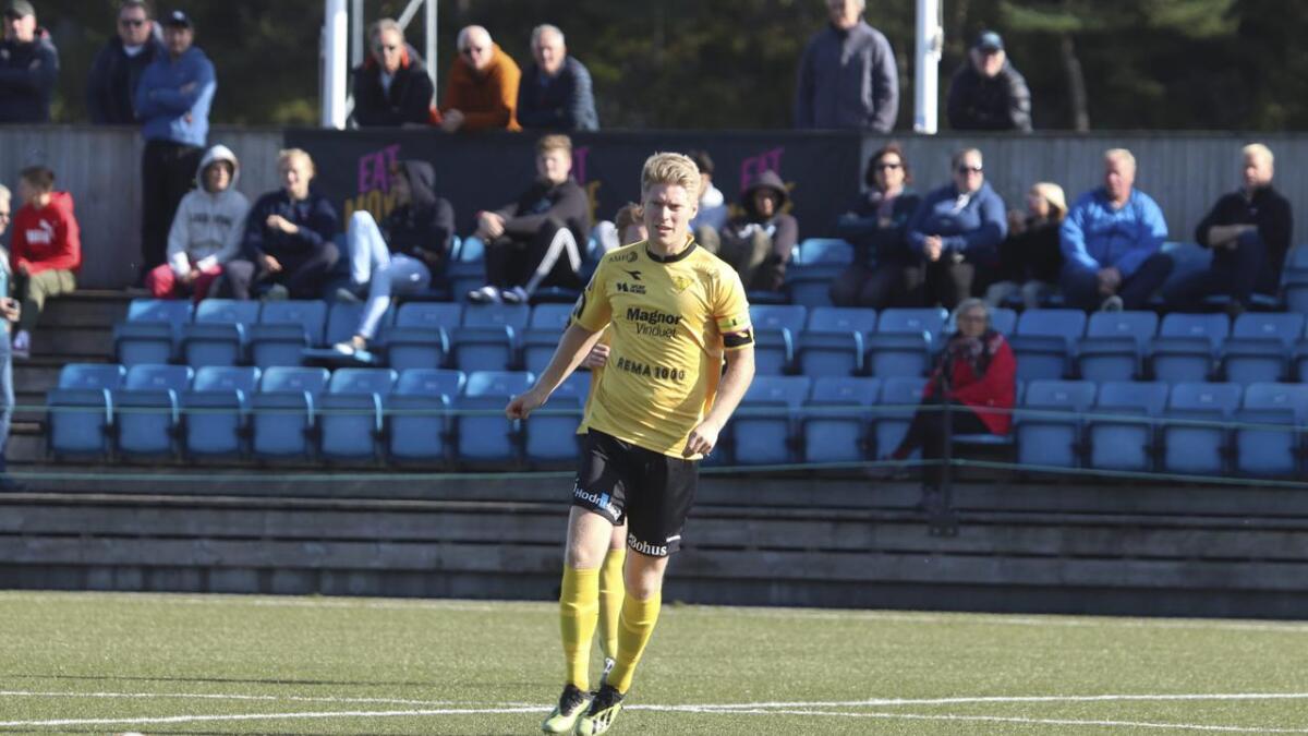 Kaptein Marius Mikkelsen styrte laget frå midtbanen, og fekk sjå mykje til ballen i kampen mot Valdres.