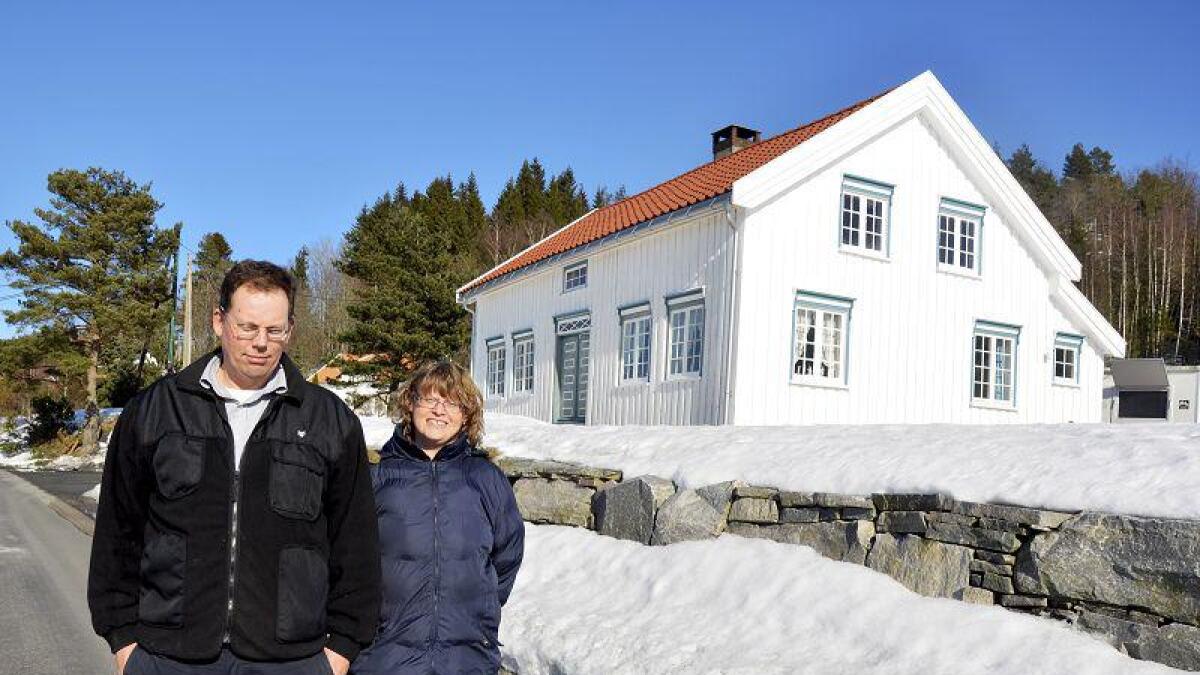 Jan og Grethe Ellingsen har restaurert «Garen» i Westermoenveien 5 på Skiftenes siden de kjøpte eiendommen i 2007. Nå får de anerkjennelse for strevet og har fått Bygningsvernprisen 2013. – Gøy og overraskende, sier Grethe Ellingsen.