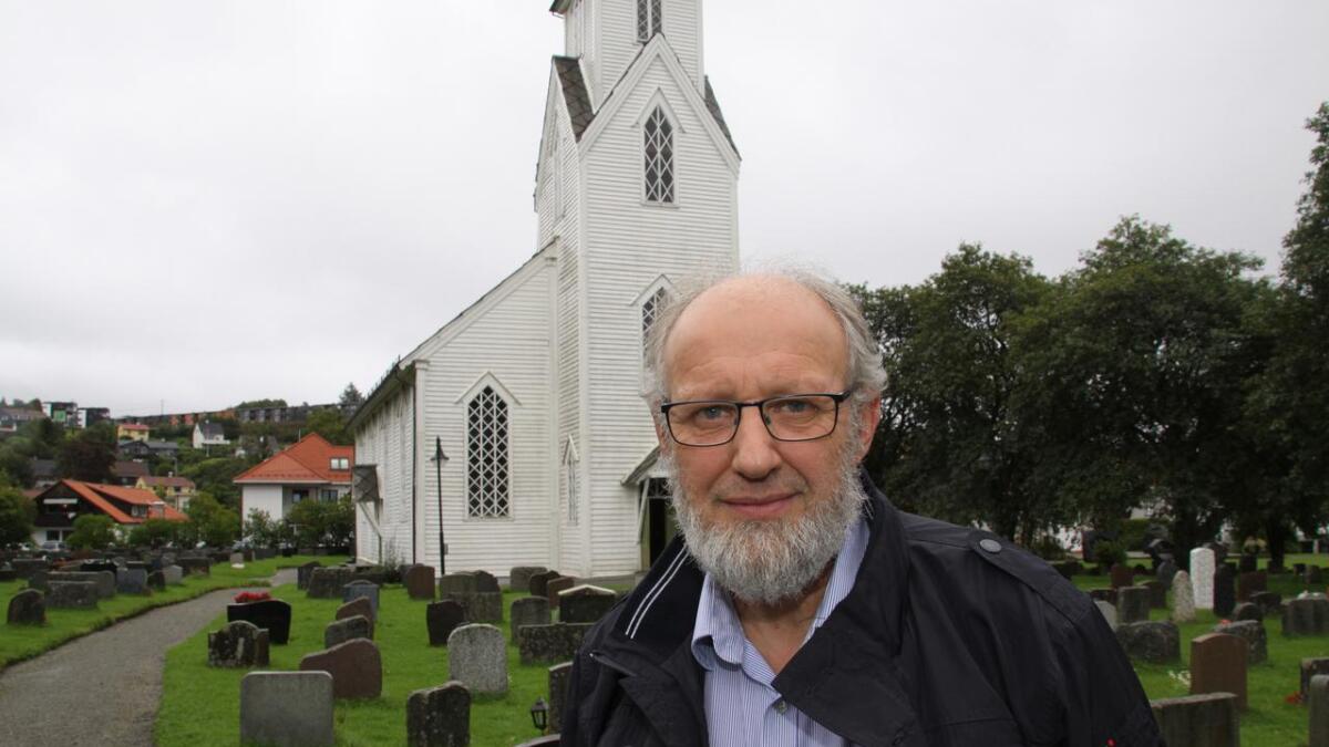 Kyrkjeverje i Os, Gerhard August Hansen, fortel at 69 personer har meldt seg ut av kyrkja sidan førre måndag.