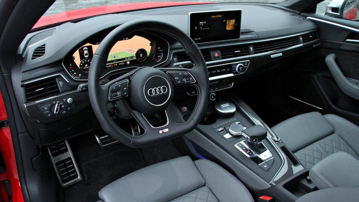 Det nye interiøret til Audi fungerer utmerkt og ser veldig bra ut. Det digitale dashbordet er eit nødvendig ekstrautstyr til 6600 kroner.