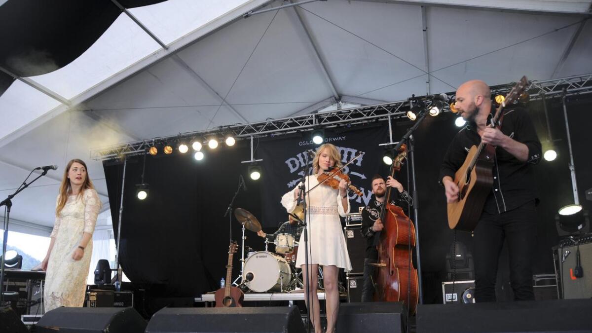 Marie Tveiten og The Northern Belle stod på scena på Countryfestivalen i 2015. I år er bandet på Dyrskun. 	arkiv