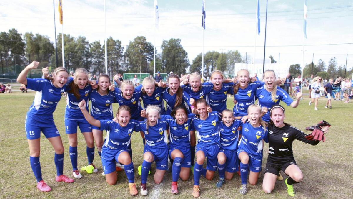 Nore Neset/Os jenter 15 er i finalen i Norway-cup etter 2-0-sige over Kolbotn fredag. Laurdag møter dei enten Stabæk eller Ekerholt i finalen.