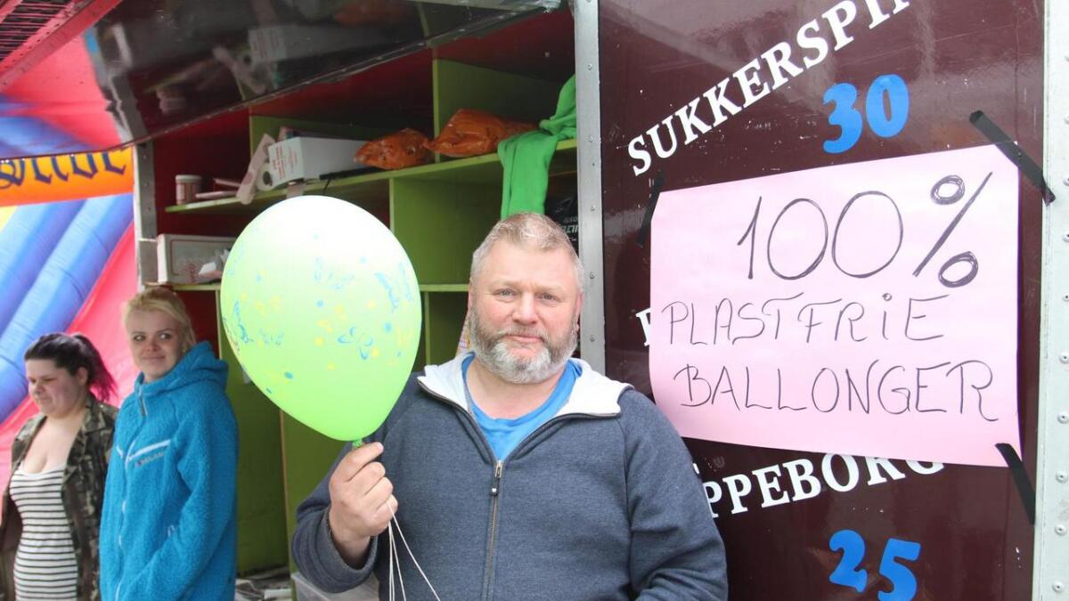 Henning Heimdal selde miljøvenlege ballonger.