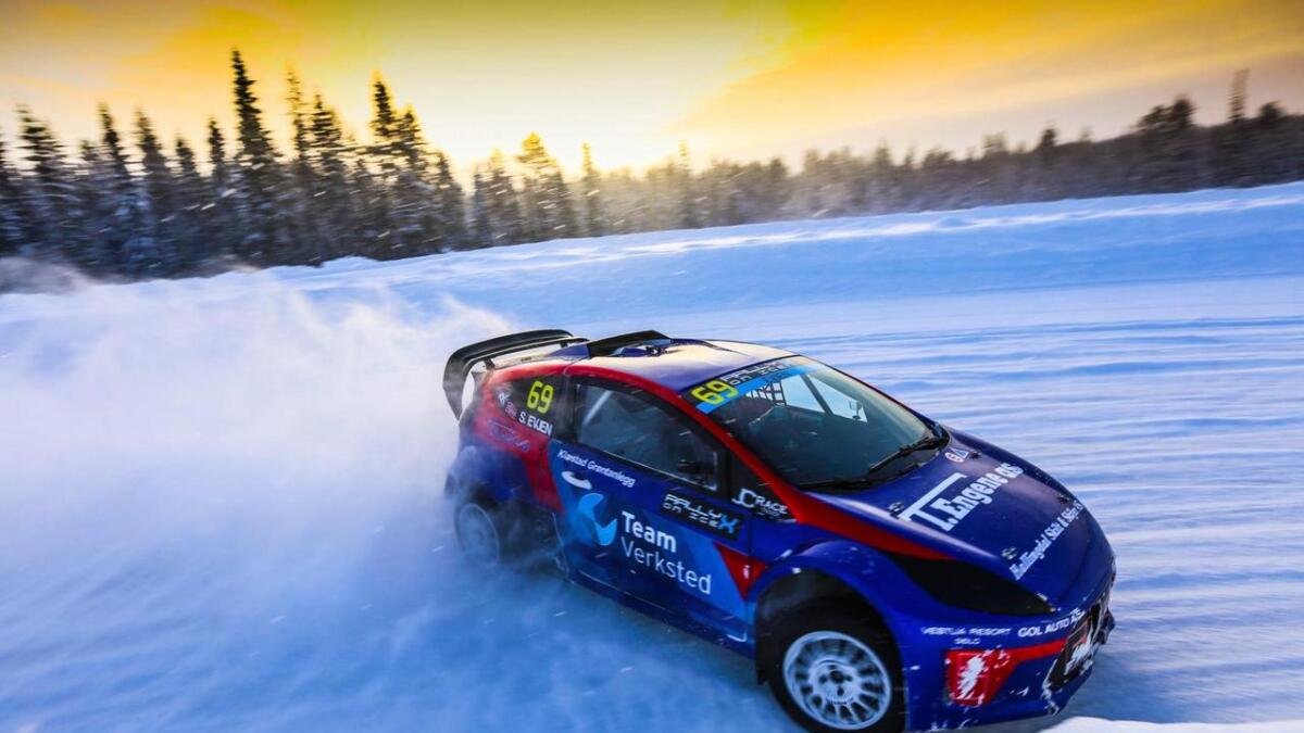 Sondre Evjen synte solid køyring under Rally X on Ice gjekk i Sverige i helga.