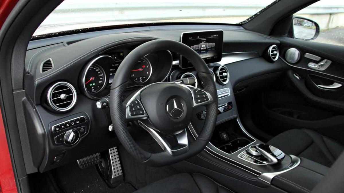 Interiøret er i typisk Mercedes-Benz. God kvalitet, men ikkje så moderne som det ein finn i til dømes E-klassen.