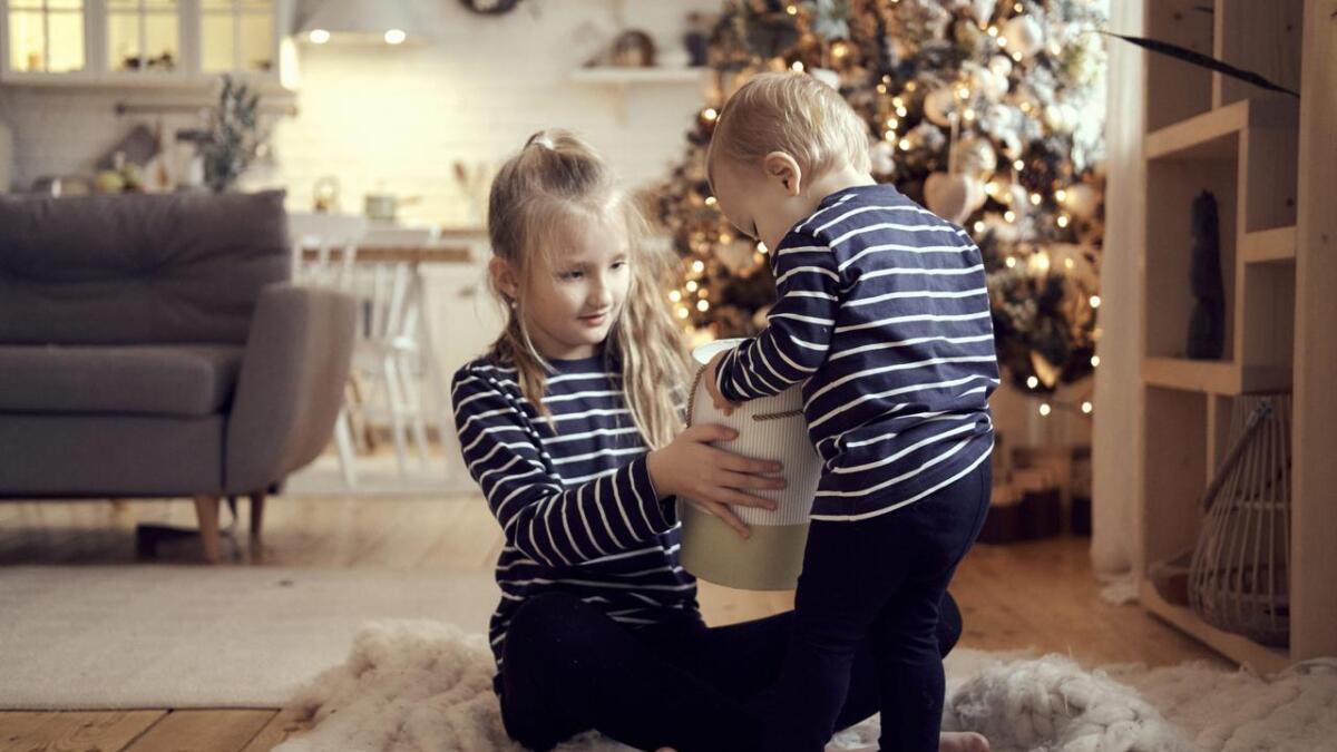 Nordmenn bruker meir på julegåver i år enn i fjor, og besteforeldra bruker desidert mest.