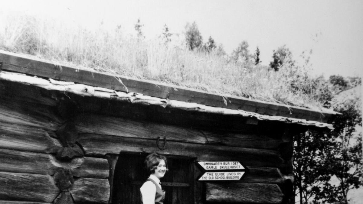 I 1966 hadde Hallingdølen ein artikkel med tittelen «Sjarmerande omvisar på Ål bygdamuseum». Biletet viser ei 16 år gamal Gro Randen.