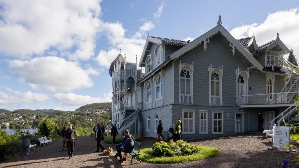 Ole Bulls villa som blei bygd i åra 1872-73, er heilt unik i norsk bygningshistorie. (Alle