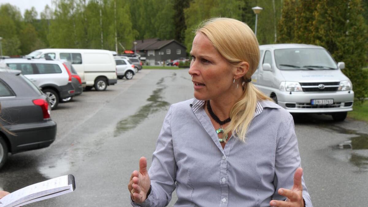Ordfører Hedda Foss Five (Ap) kaller Høyre i Skien for bakstrebers og gammeldags etter deres utspill om at de  vil ha omkamp om sykehjem i Kverndalen og storbarnehage ved Lundedalen.