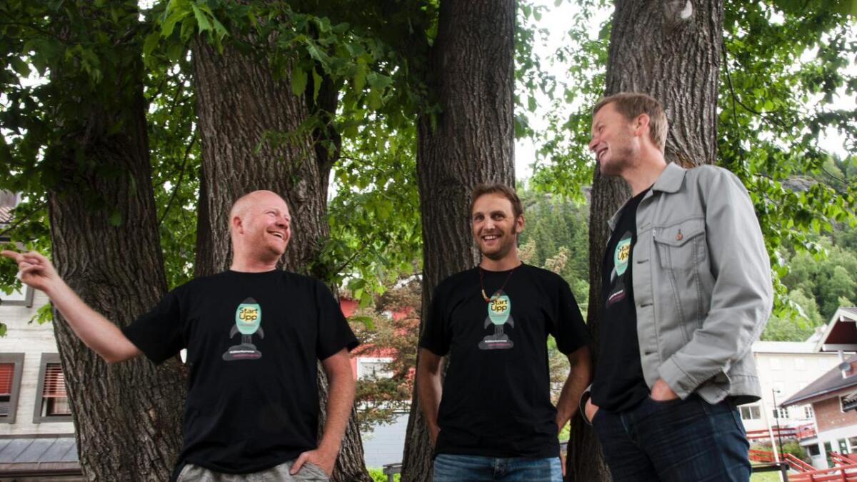 Pål Rørby, Kristian Kvistad Holm og Arve Vannebo håpar at ideen som vinn kan bidra med å skape fleire arbeidsplassar i Hallingdal.