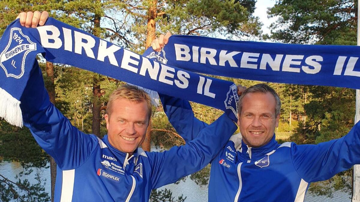 Birkenes IL har denne uka lansert klubblåta «Vårt 1924». Odd Ragnar Helleland og Kjetil Aamlid er storfornøyde med resultatet.